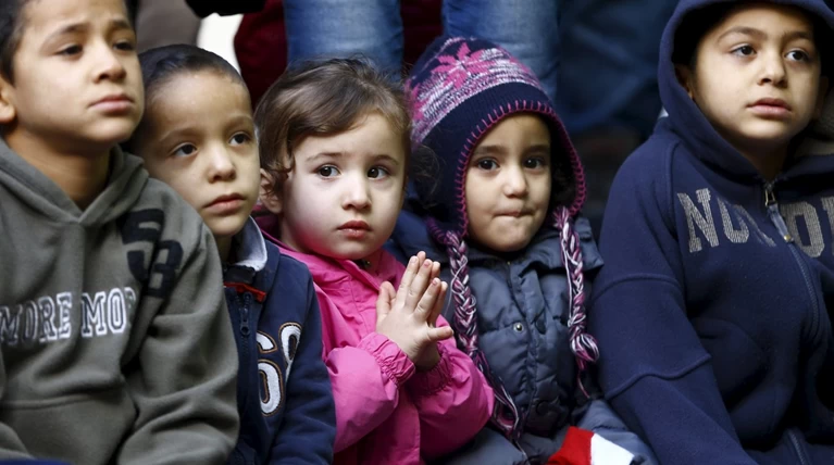 Γερμανία: 8.500 νέοι δάσκαλοι για να διδάξουν γερμανικά στα προσφυγόπουλα
