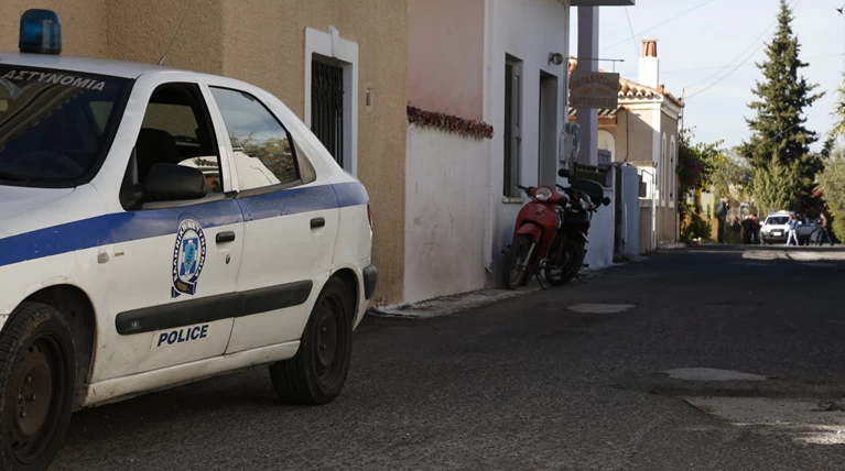 Μέσω... τραπεζών αναζητούν τους δράστες του φονικού στην Αίγινα