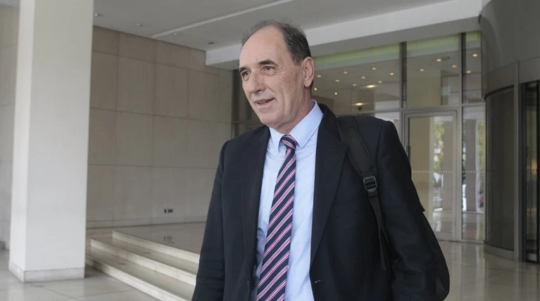 Υπέρ φόρου στις τραπεζικές συναλλαγές ο Σταθάκης