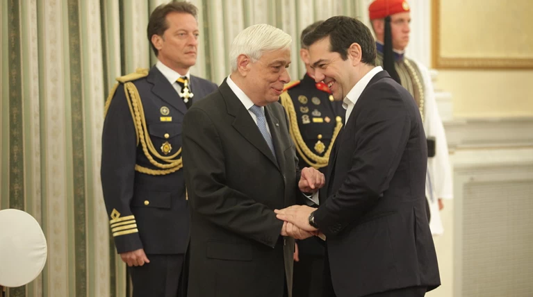 Παυλόπουλος σε Τσίπρα: Και του χρόνου με ...γραβάτα!