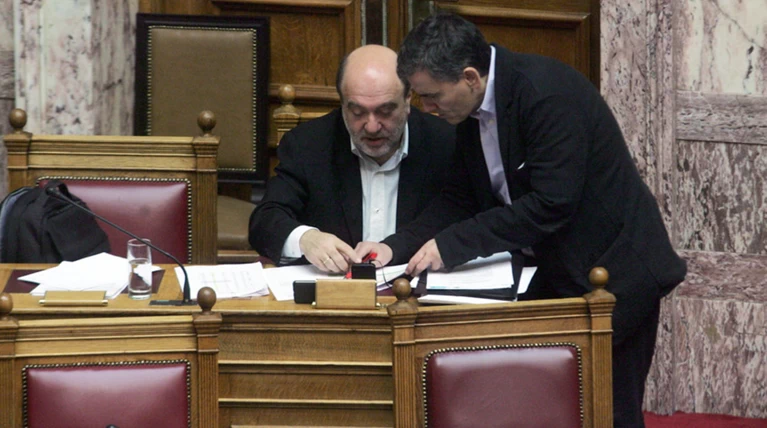 H εφορία στήνει «μεγάλο αδελφό» ακόμη και για τα... μωρά
