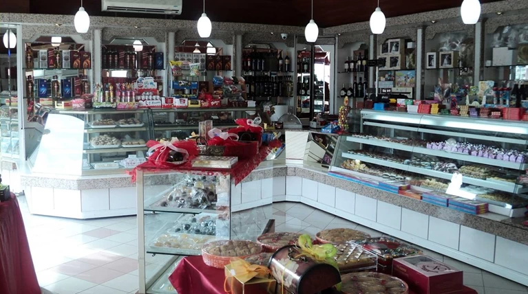 Ελεγκτής-μαϊμού του ΕΦΕΤ εξαπατούσε σε Ρόδο & Κω