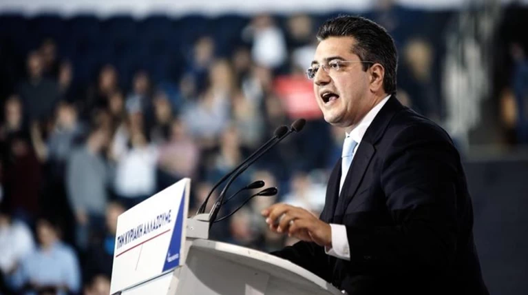 Παρασκήνιο με Τζιτζικώστα: Ψήφος κατά συνείδηση
