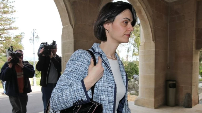Απόβαση με 11μελή ομάδα και "γκάζια" για το ασφαλιστικό