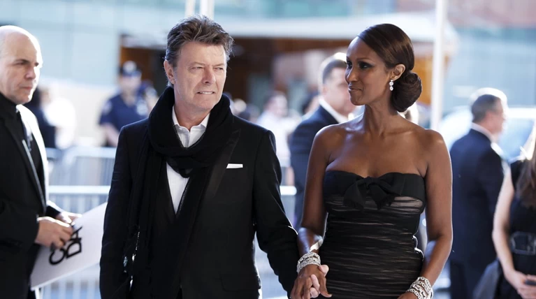 Le Figaro: O David Bowie αφήνει στους κληρονόμους του 181 εκατ.