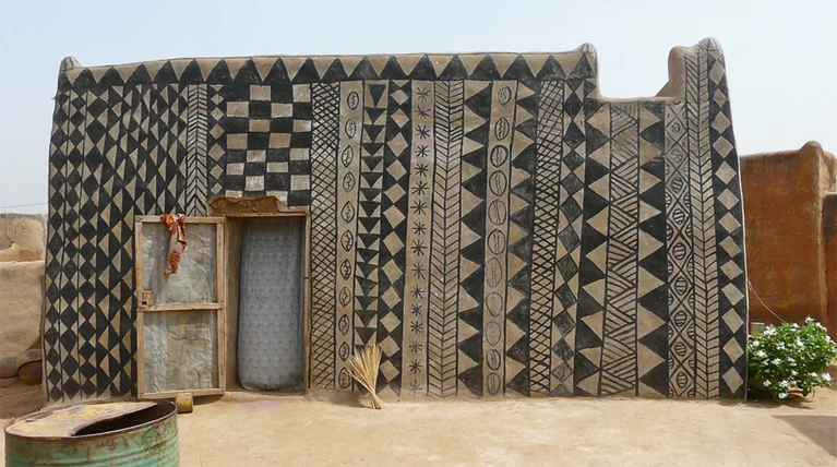 Τα σπάνια και περίτεχνα σπίτια σε ένα χωριό της Μπουρκίνα Φάσο