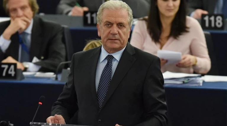 Αβραμόπουλος: Σε τέσσερις εβδομάδες θα πρέπει να είναι έτοιμα τα hotspots