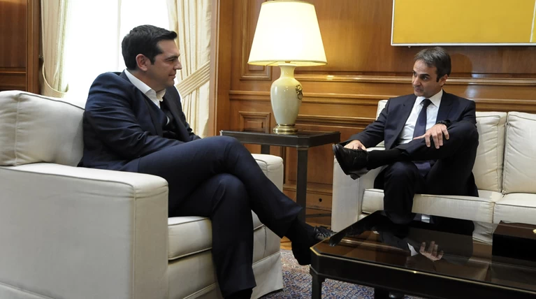 Σκληρό ροκ στο πρώτο ραντεβού Τσίπρα -Μητσοτάκη: πόλεμος διαρροών