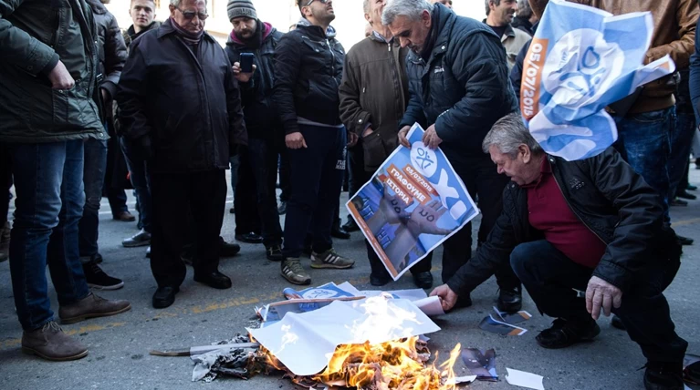 Εκρηκτικό το κλίμα για την κυβέρνηση σε όλη την Ελλάδα