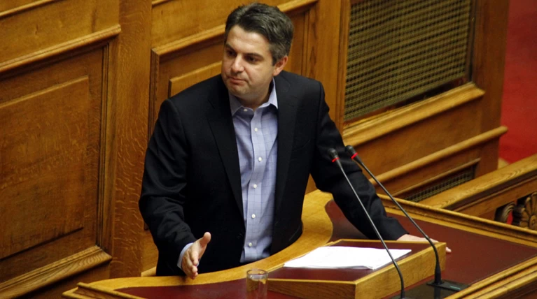 Κωνσταντινόπουλος:Η κυβέρνηση φτύνει τη Βουλή, δεν απαντάει για το Ελληνικό