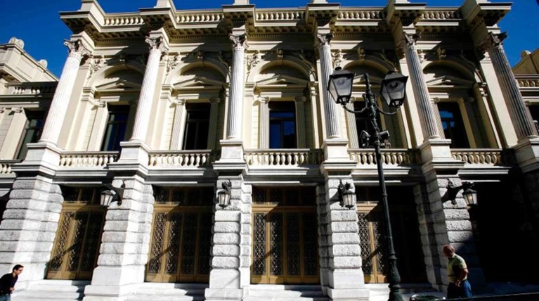 Σάλος στο Εθνικό για την «αποκαθήλωση» της παράστασης