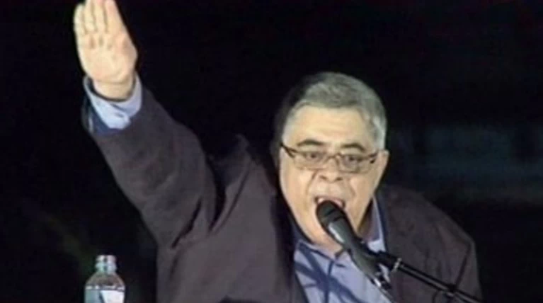 Νέα πρόκληση Μιχαλολιάκου με ναζιστικό χαιρετισμό
