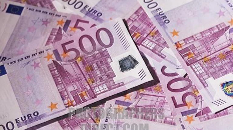 Απειλεί να «μπλοκάρει» τα 500ευρα η Κομισιόν λόγω τρομοκρατίας