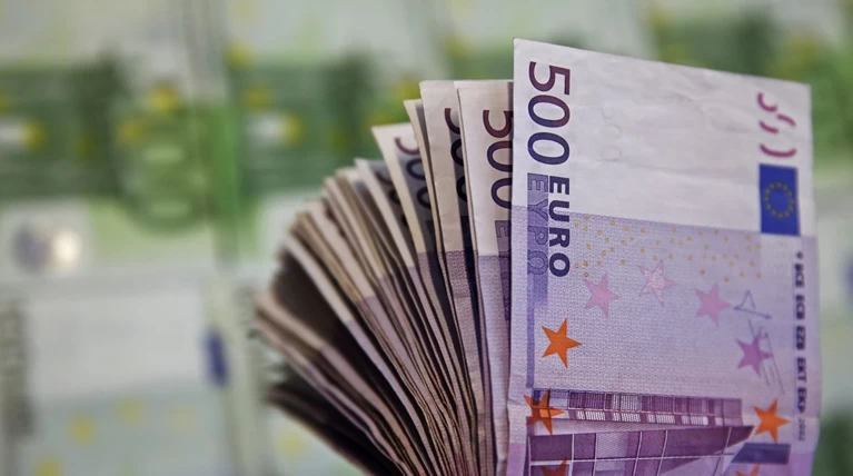 Μερς: Η ΕΚΤ θέλει αποδείξεις ότι τα 500ευρα βοηθούν τους εγκληματίες
