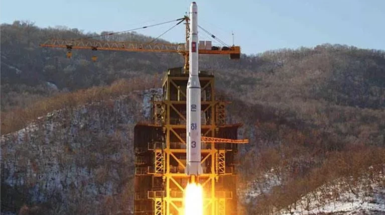 Παγκόσμιες αντιδράσεις για την εκτόξευση πυραύλου από τη Βόρεια Κορέα