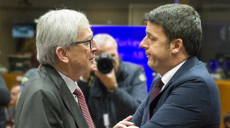 Επίθεση Ρέντσι σε Γιούνκερ: Ο πρόεδρος της Κομισιόν να εκλέγεται απ' το λαό