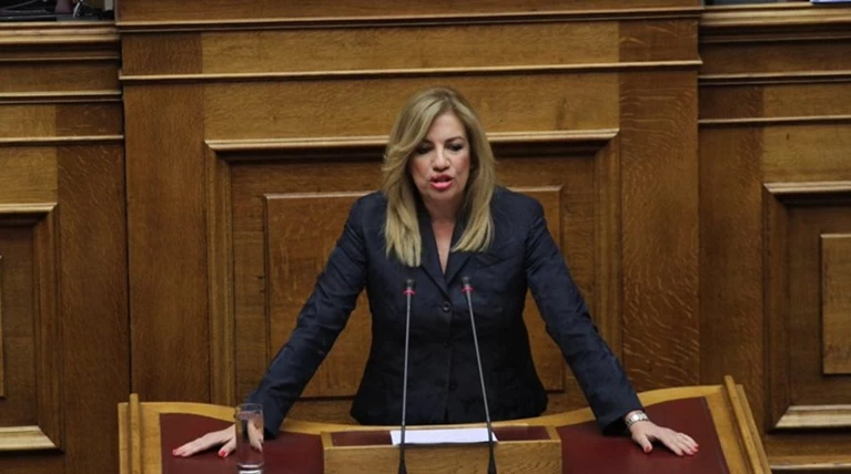 Γεννηματά: Ο ΣΥΡΙΖΑ στήνει «βολική διαπλοκή»