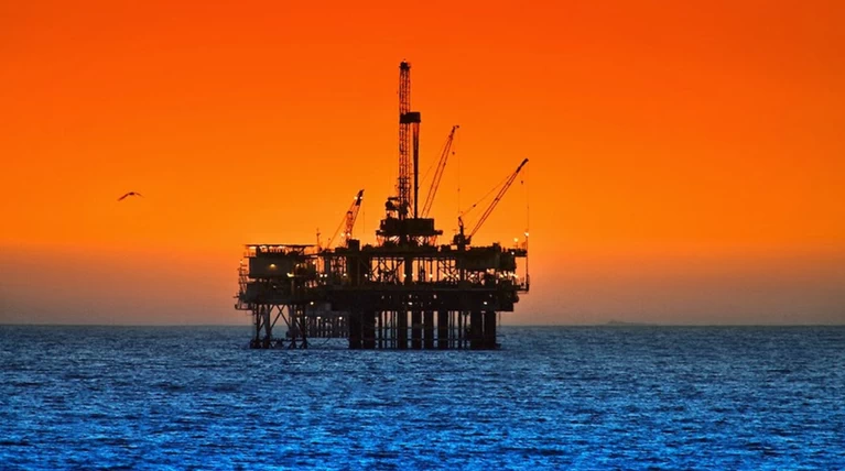 Το ένα τρίτο των πετρελαϊκών εταιρειών κινδυνεύει με χρεοκοπία