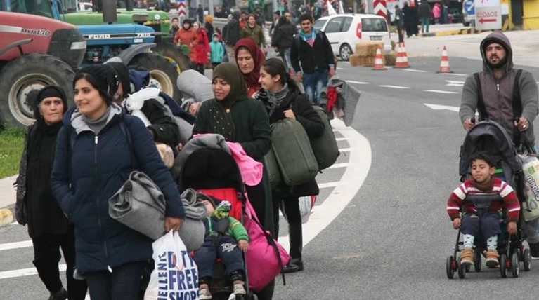 Από τον Πειραιά στην Ειδομένη μέσω Τεμπών οι πρόσφυγες