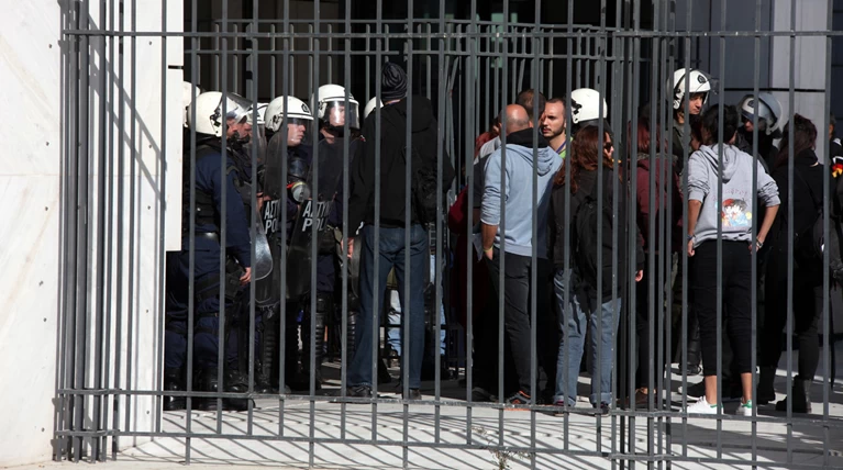 Συνεχίζεται η δίκη της Χρυσής Αυγής με ένταση εντός και εκτός Εφετείου