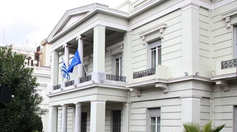 Γιατί «έσβησαν τα φώτα» στο Ελληνικό υπουργείο Εξωτερικών