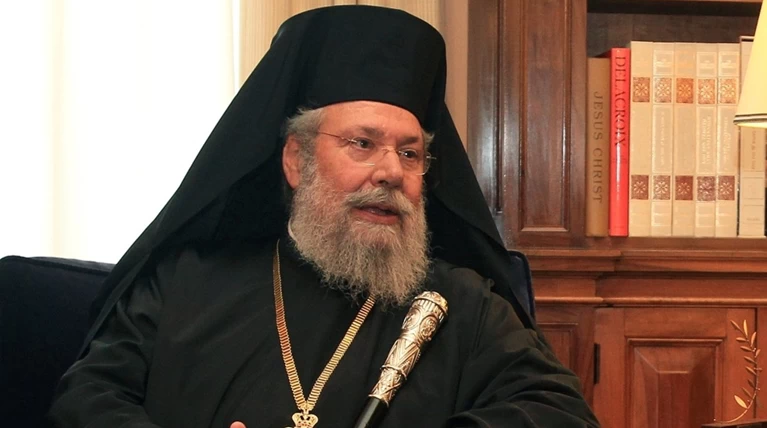 Ο Αρχιεπίσκοπος Κύπρου θα φτιάξει σχολεία κατά της ομοφυλοφιλίας (βίντεο)