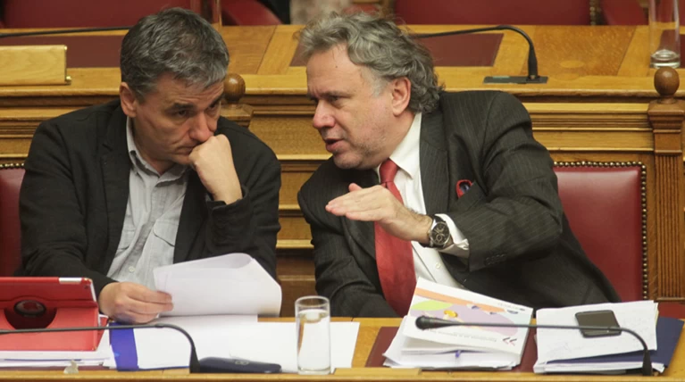 Φοροαπαλλαγές και επιδόματα πάλι στην κλίνη του Προκρούστη