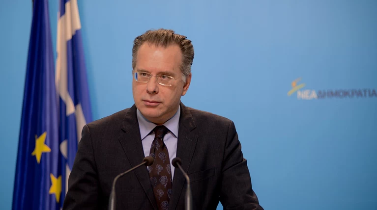 Κουμουτσάκος: Πρώτα η κατάργηση του νόμου Παππά, μετά το ΕΣΡ