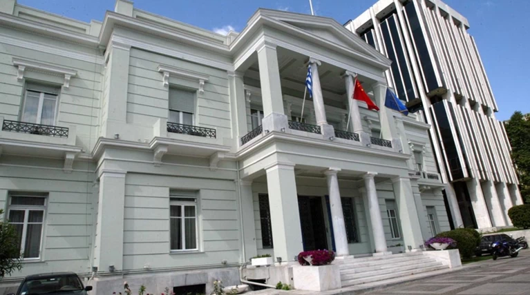 Διάβημα στον Αλβανό πρέσβη για τις κατεδαφίσεις στη Χειμάρα