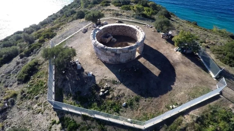 Στο κοινό παραδίδεται το ταφικό μνημείο στις Κολόνες Σαλαμίνας