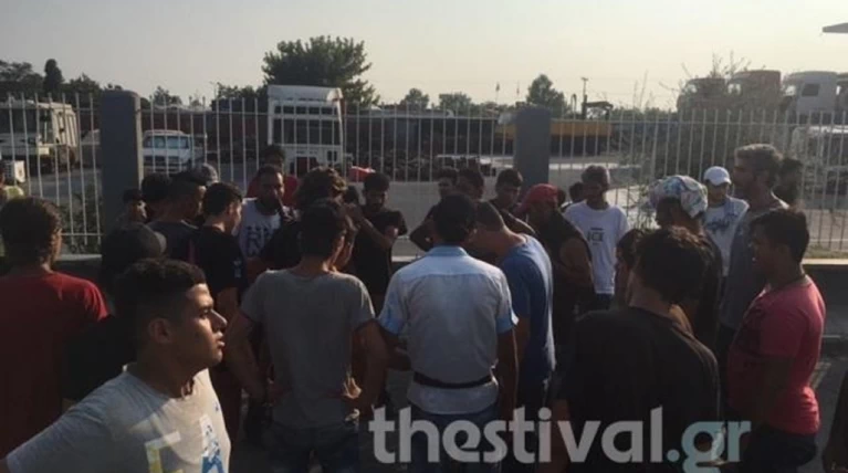 Aγριο ξύλο μεταξύ προσφύγων για το φαγητό στα Διαβατά
