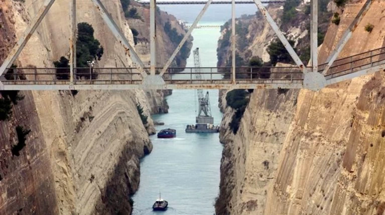 Βουτιά θανάτου έκανε γυναίκα στη διώρυγα της Κορίνθου