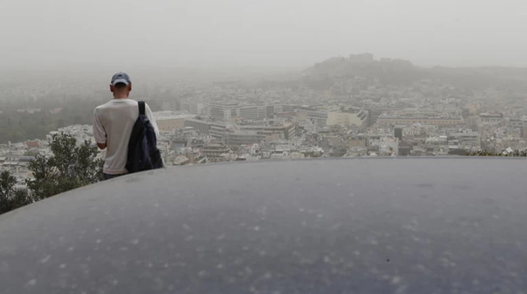 Αλλάζει ο καιρός. Βροχές, καταιγίδες και αφρικανική σκόνη