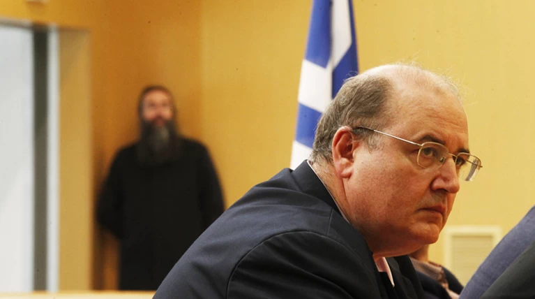 Η...σατανική φωτογραφία από το αντίο Φίλη στο υπ. Παιδείας
