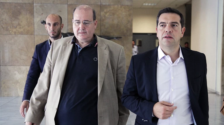 Μια μέρα μετά: Τσίπρας και Φίλης ενώπιος ενωπίω στα όργανα