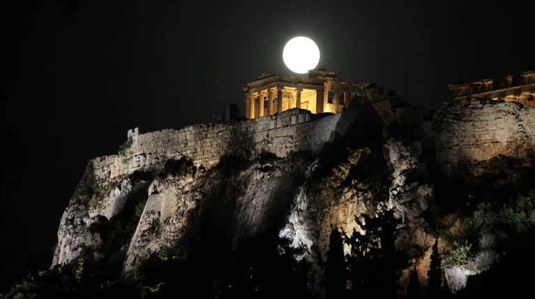 Στις 14 Νοεμβρίου η μεγαλύτερη πανσέληνος των τελευταίων 68 ετών