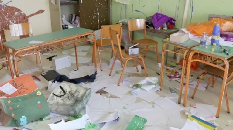 Γιαλιά καρφιά σε σχολείο στο Ηράκλειο της Κρήτης - φωτό -