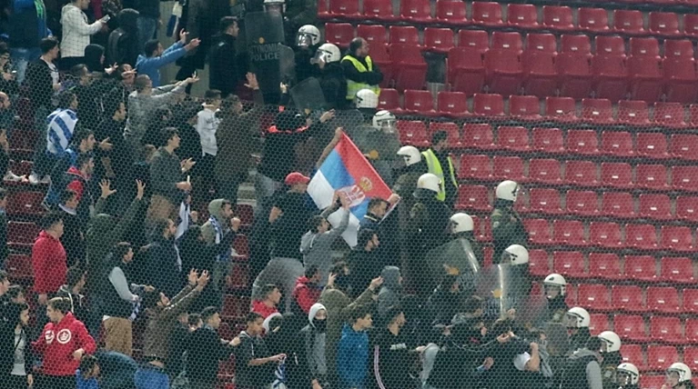 Βόσνιοι: Πανό μας θα γράφει ζητιάνοι Έλληνες θέλετε δανεικά;
