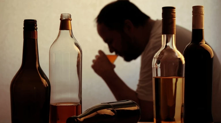 Το αλκοόλ αυξάνει τον κίνδυνο για καρκίνο του προστάτη