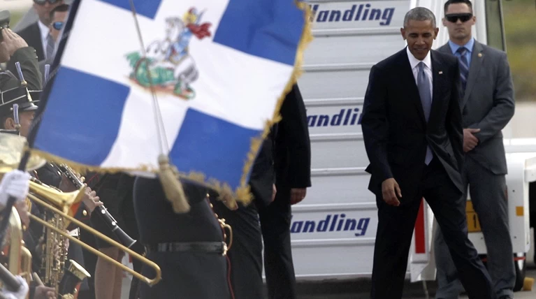 Η γκάφα στην υποδοχή Ομπάμα: Εστρωσαν λάθος το κόκκινο χαλί