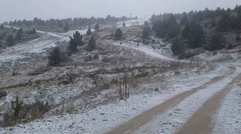 Επεσε το πρώτο χιόνι σε Μακεδονία και Πήλιο
