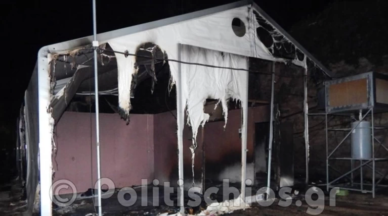 Χίος:Μετανάστες έσπασαν καταστήματα-έριξαν βεγγαλικά σε σπίτια (ΒΙΝΤΕΟ)