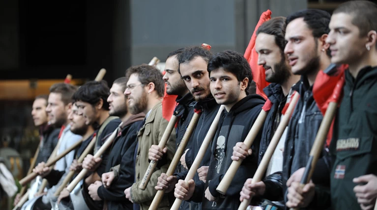 Πολυτεχνείο: Ξεκίνησε η πορεία - Δρακόντεια τα μέτρα ασφαλείας