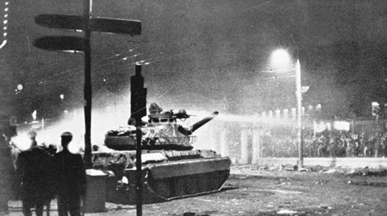 Τι απέγινε τα τανκ που εισέβαλε στο Πολυτεχνειο- Που βρίσκετα σήμερα