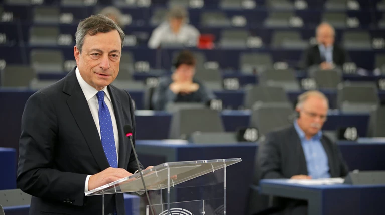 Υπεραμύνθηκε της νομισματικής πολιτικής της ΕΚΤ ο Μάριο Ντράγκι
