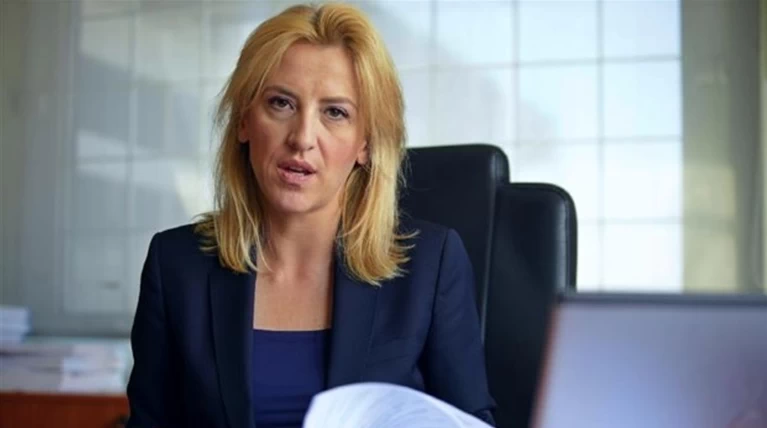 Η Δούρου ξηλώνει την αντιπεριφερειάρχη Κ. Θανοπούλου: όλο το παρασκήνιο