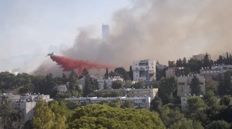 Κόλαση φωτιάς στη Χάιφα - 60.000 εγκατέλειψαν τα σπίτια τους