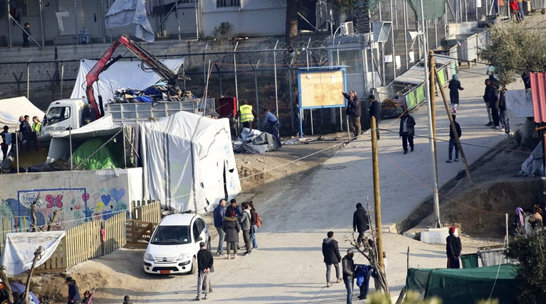 Έντονες αντιδράσεις από την αντιπολίτευση για την τραγωδία στη Μόρια