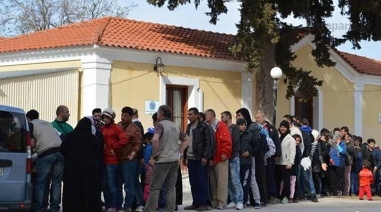 Ο δήμος Χίου απέρριψε τις κυβερνητικές προτάσεις για το προσφυγικό