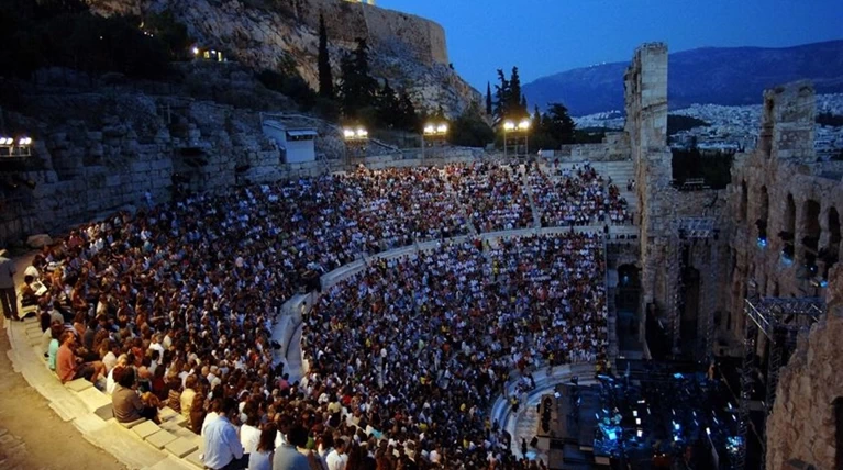 Δ.Σ. Φεστιβάλ Αθηνών-Β. Θεοδωρόπουλος: Μια σχέση σε αδιέξοδο